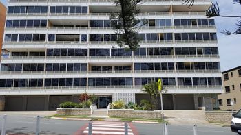 Point Break 2 Bedroom Apartment - Accommodation BNB 3