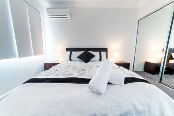 1 Bedroom Gold Coast Beachside Apt W AC + Parking - Accommodation BNB 0
