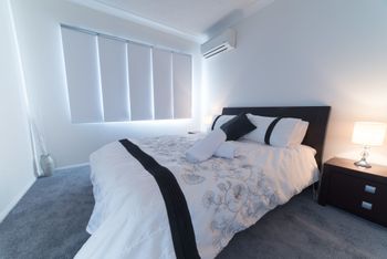 1 Bedroom Gold Coast Beachside Apt W AC + Parking - Accommodation BNB 2