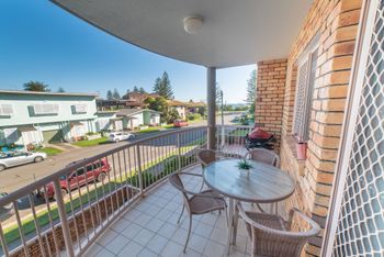 1 Bedroom Gold Coast Beachside Apt W AC + Parking - Accommodation BNB 6