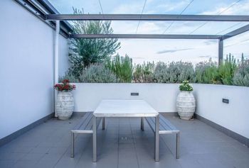 Vibrant City Pad - Accommodation BNB 6