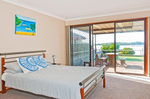 HAIS18G Riverside Delight - Accommodation BNB 3