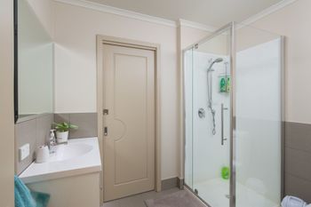 The Executive B & B - Accommodation BNB 6