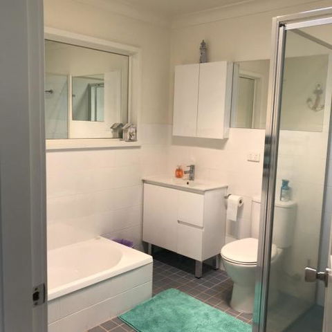 WAVES At MOLLYMOOK - Accommodation BNB 3