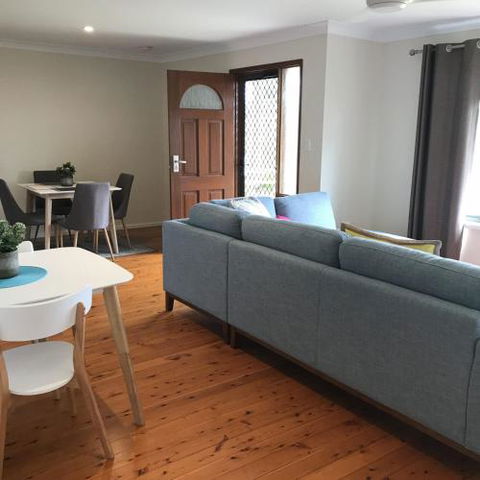 WAVES At MOLLYMOOK - Accommodation BNB 1