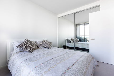 Sabrina, 2BDR Docklands Apartment - Accommodation BNB 6