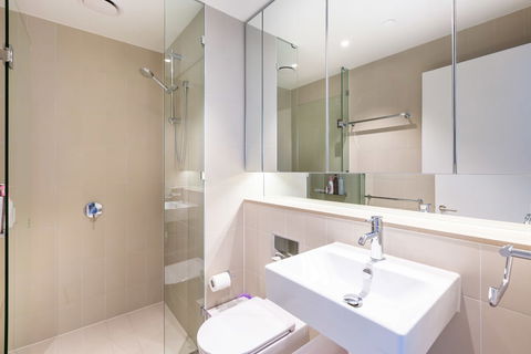 Sabrina, 2BDR Docklands Apartment - Accommodation BNB 5