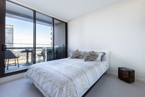 Sabrina, 2BDR Docklands Apartment - Accommodation BNB 3