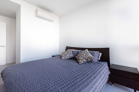 Sabrina, 2BDR Docklands Apartment - Accommodation BNB 4