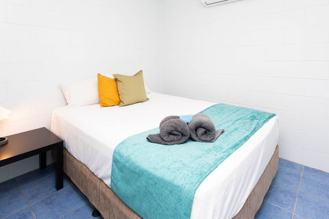 Airlie Sun & Sand Accommodation 6 - Accommodation BNB 5