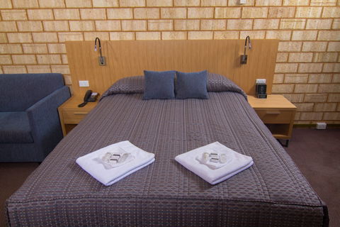 The View On Hannans - Accommodation BNB 5