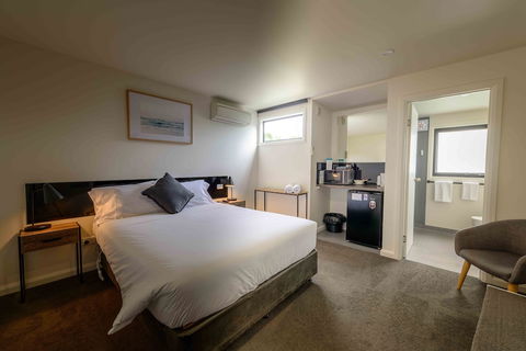 Georges Bay Apartments - Accommodation BNB 2