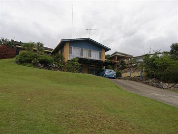 Ambience Holiday Apartments - Accommodation BNB 2