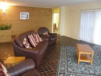 Ambience Holiday Apartments - Accommodation BNB 5