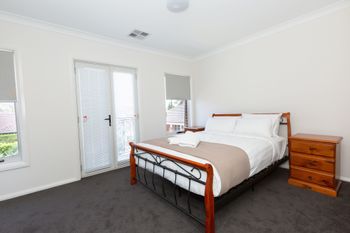 Brand New Townhouse - Accommodation BNB 5