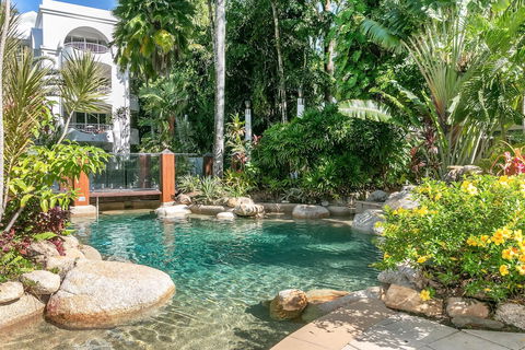 Poolside Apt In Alamanda Beachfront Resort 41 - Accommodation BNB 3