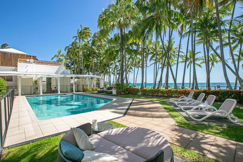 Poolside Apt In Alamanda Beachfront Resort 41 - Accommodation BNB 2