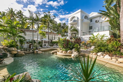 Poolside Apt In Alamanda Beachfront Resort 41 - Accommodation BNB 4