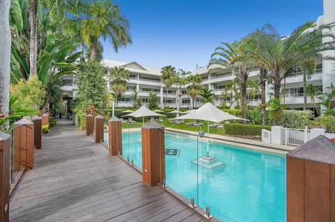 Poolside Apt In Alamanda Beachfront Resort 41 - Accommodation BNB 1