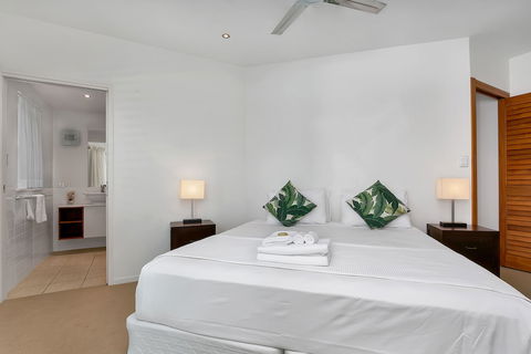 Beachfront Apartment With Ocean View - 4 - Accommodation BNB 2