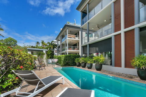 Beachfront Apartment With Ocean View - 4 - Accommodation BNB 1