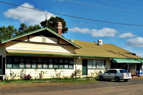 Gowrie Hotel Motor Inn - Accommodation BNB 2