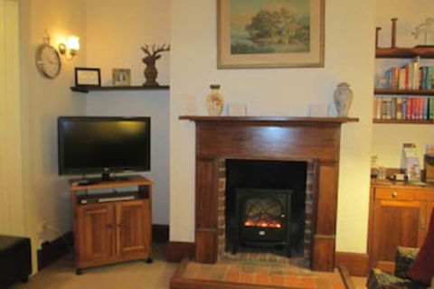 Cottage On Gunning - Accommodation BNB 1
