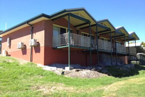 Tenterfield Golf Club Fairways Lodge - Accommodation BNB 0