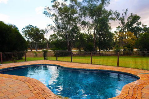 Newell Motor Inn - Narrandera - Accommodation BNB 2