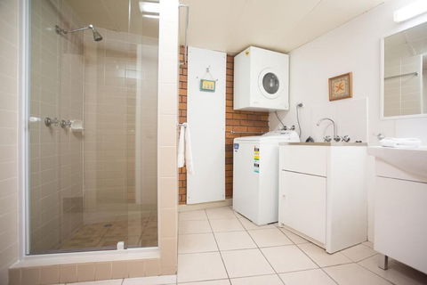 Northpoint Holiday Apartments - Accommodation BNB 3