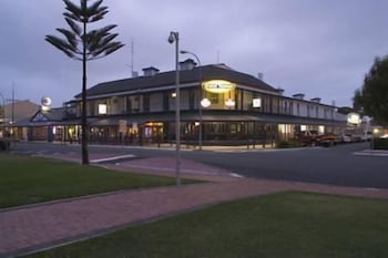 Grand Tasman Hotel - Accommodation BNB 0