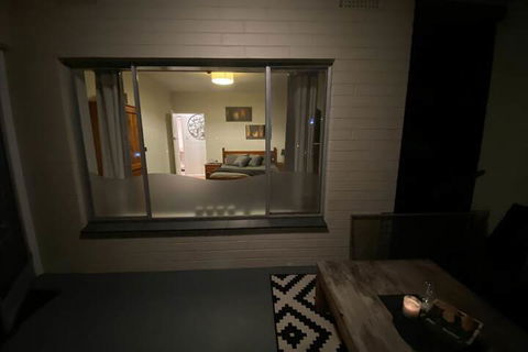 Apartment On Tennyson - Accommodation BNB 2