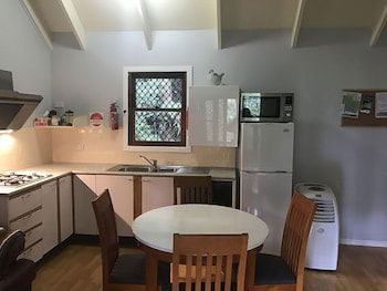 Barrington Wilderness Cedar Lodge Accommodation - Accommodation BNB 4