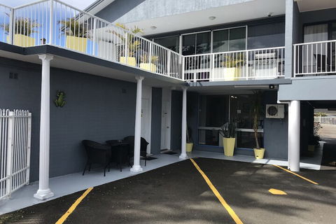 Lakeview Motor Inn - Accommodation BNB 3