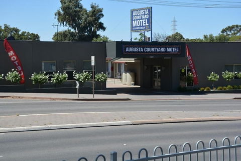 Augusta Courtyard Motel - Accommodation BNB 1