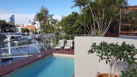 Emerald Surfers - Accommodation BNB 4
