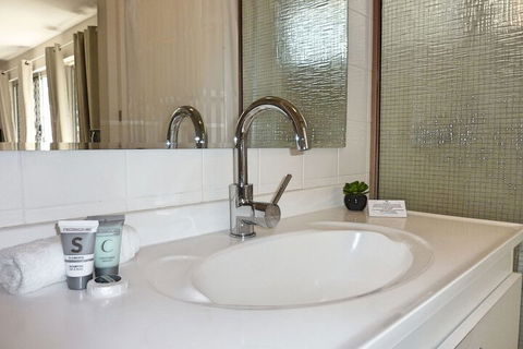 Jadran Motel & El Jays Holiday Lodge - Accommodation BNB 7