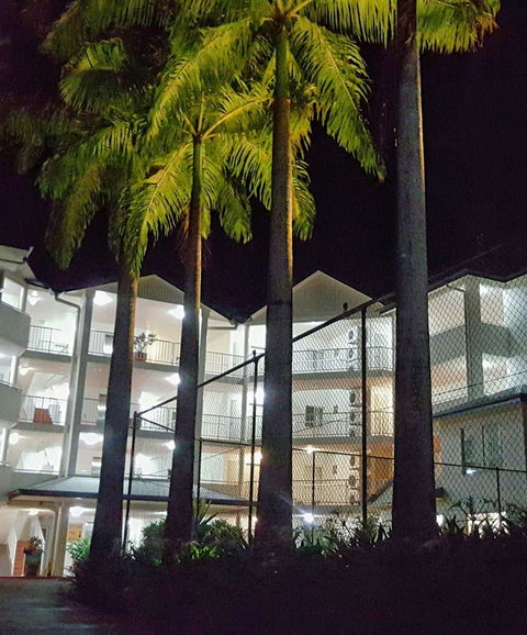 Golden Sands Beachfront Apartment Resort - Accommodation BNB 0