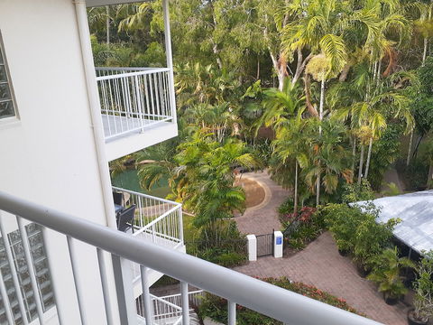 Golden Sands Beachfront Apartment Resort - Accommodation BNB 1