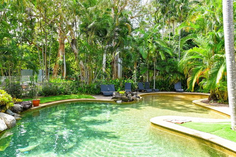 Golden Sands Beachfront Apartment Resort - Accommodation BNB 3