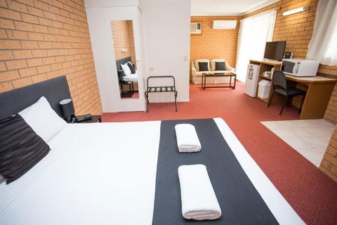 Blue Whale Motor Inn & Apartments - Accommodation BNB 4