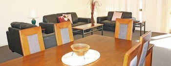 Aquarius Resort Holiday Apartments - Accommodation BNB 3