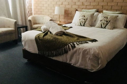 Golden Chain Aalana Motor Inn - Accommodation BNB 3