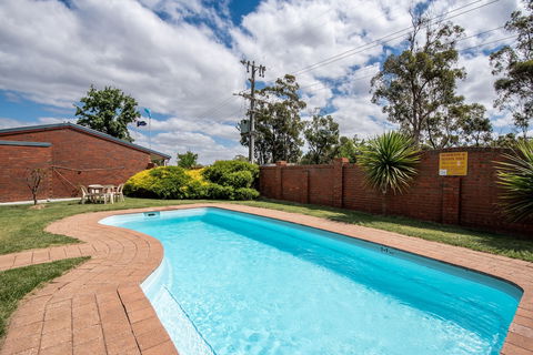 Golden Country Motel & Caravan Park - Accommodation BNB 6