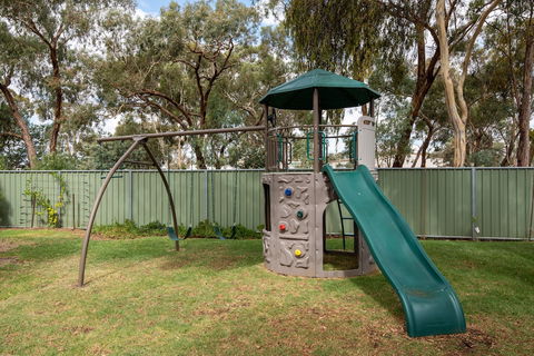 Golden Country Motel & Caravan Park - Accommodation BNB 1