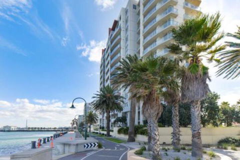 Beachside Port Melbourne - Accommodation BNB 0