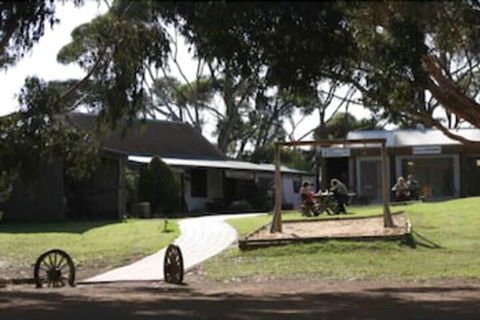 Seal Bay Cottages - Accommodation BNB 4
