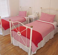 The Little Red Hen Bed  Breakfast - Accommodation BNB