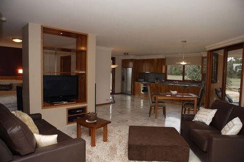 Aurora Cottages - Accommodation BNB 6