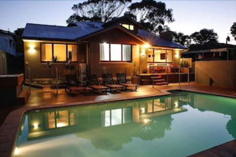 Waikiki Beach Bed & Breakfast - Accommodation BNB 2